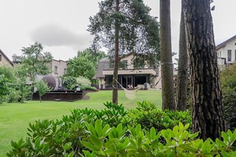 Četri īpašumi Rīgas apkaimē, kuros justies kā Ēdenes dārzā