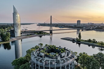 Проект месяца на City24.lv: уникальный дом "River Breeze Residence" на Кливерсале