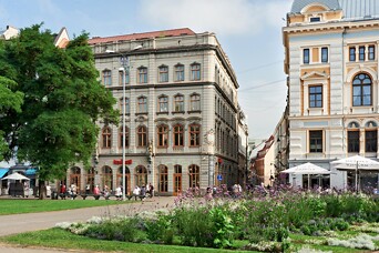 "Latio": рынок вернулся из отпуска, количество сделок с жильем в Риге выросло на 4%