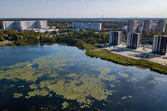 Mežciema ekstras: dzīve jaunajā projektā pašā ezera krastā
