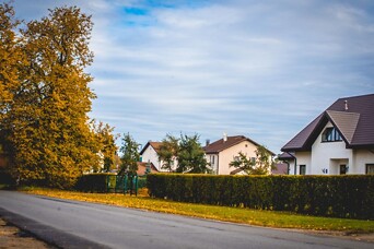 Dreiliņi – dzīvojamā telpa tuvu dabas mieram un pilsētas ritmiem. Iepazīsti savas jaunās mājas!