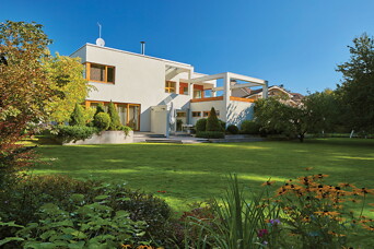 "Бог в деталях" - семейный дом в Межапарке, созданный Модрисом Гелзисом