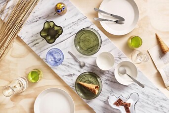 Pavasara aktualitāte – svaigi griezti ziedi mājoklī