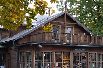 Агенскалнс - зелёный центр Пардаугавы и пристанище старинных домиков