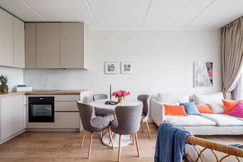 Līdz ar valsts atbalsta programmu jaunajiem speciālistiem savs dzīvoklis izmaksās lētāk nekā īrēts īpašums