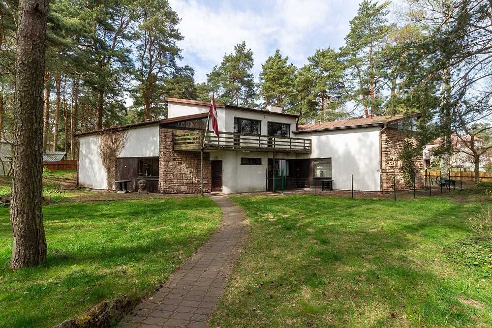 Pārdod Džemmas Skulmes dzimtas māju Mežaparkā