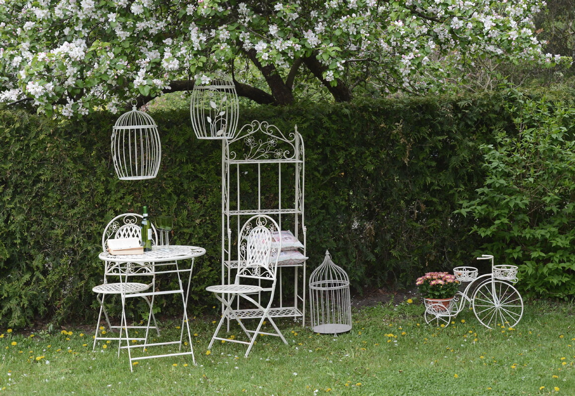 Iedvesmojoši padomi, kā romantiski iekārtot dārzu vai terasi