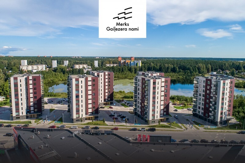 Jauns, uzlabots plānojums trīsistabu dzīvokļiem "Merks Gaiļezera namos"