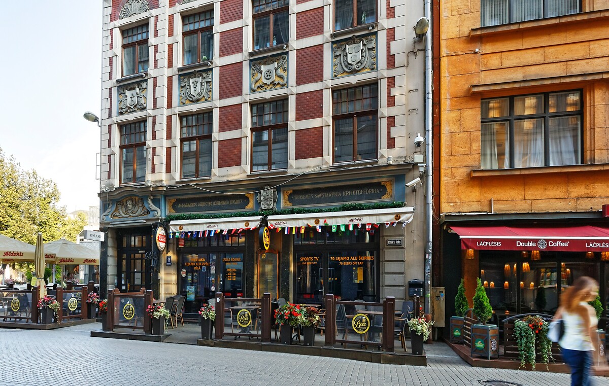 Vecrīga: tūristu un biroju citadele