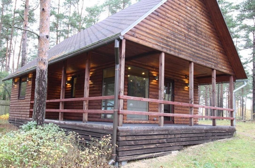 Trīs vasarnīcas, kur vēl šovasar izbaudīt brīvdienas pie dabas